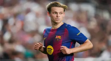 تطورات مقلقة في برشلونة تضاعف فترة غياب النجم فرينكي دي يونج عن الملاعب